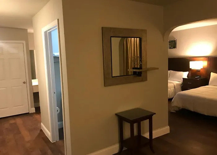 Stratus Boutique Hotel 3*